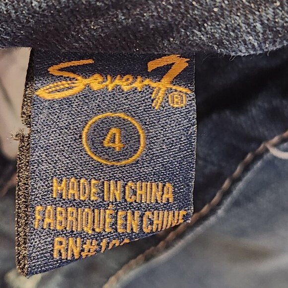 Seven7 Jean Shorts Dark Blue Denim Womens 4 Low Rise 5 Pocket Stretch Distressed - Picture 3 of 8